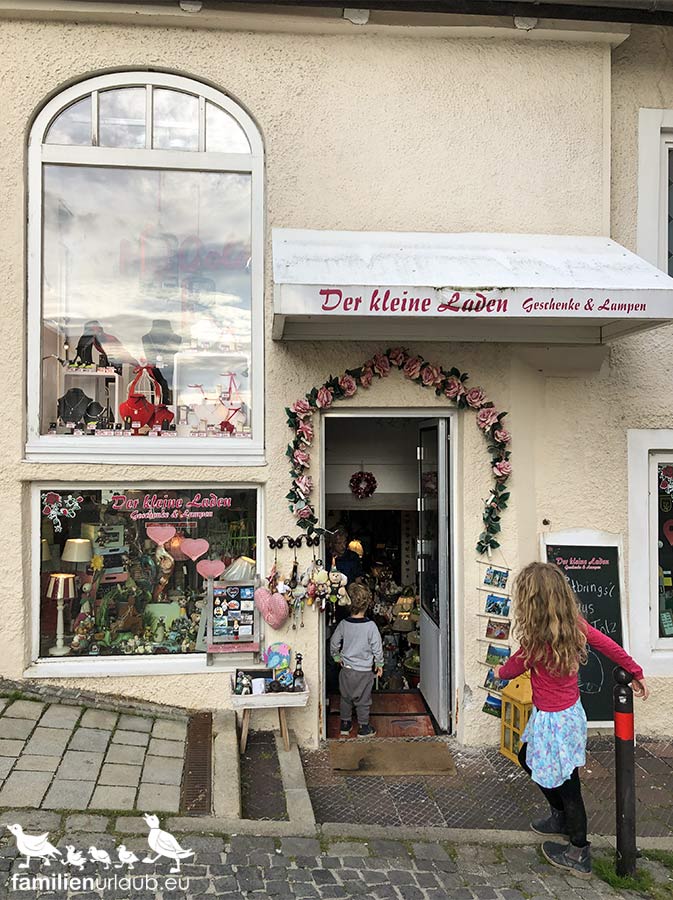 Oberbayern-Bad-Tölz-Souvernierläden Gasse Bad Tölz