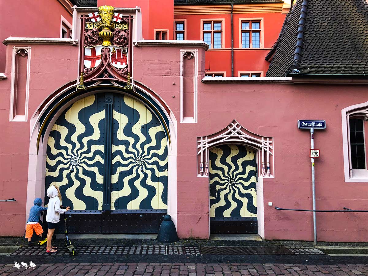 Freiburg_ZumWalfisch_spätgotik Freiburg mit Kindern