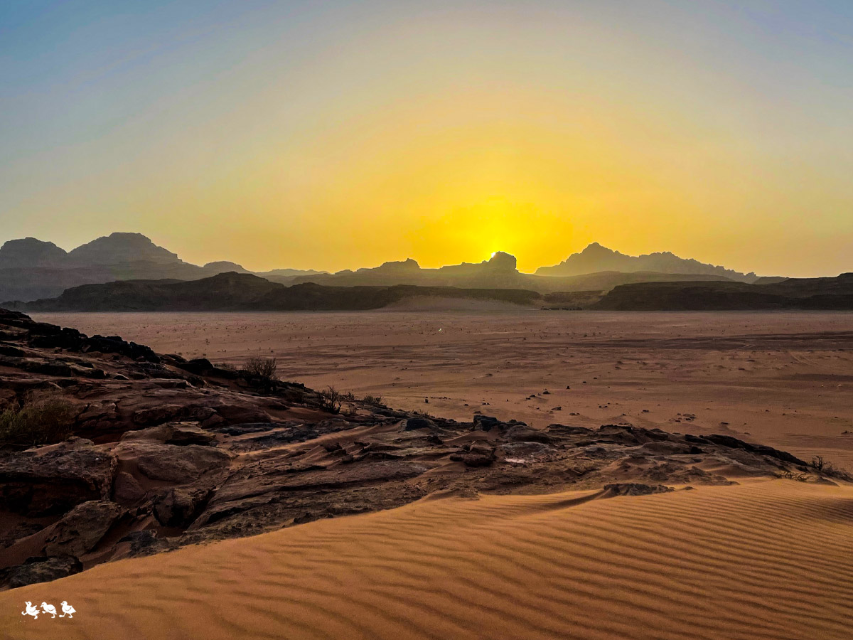 Wüste-Sonnenuntergang Wadi Rum Jordanien